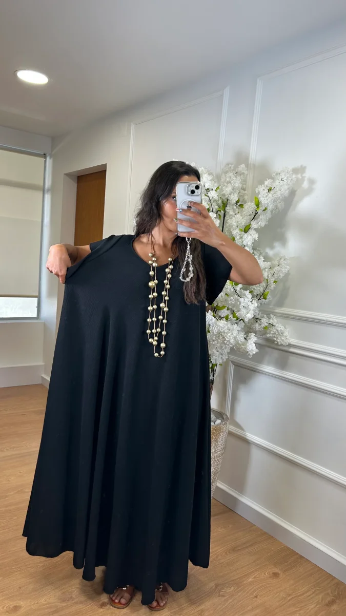 Vestido oversize com folho na manga em Preto - Image 4